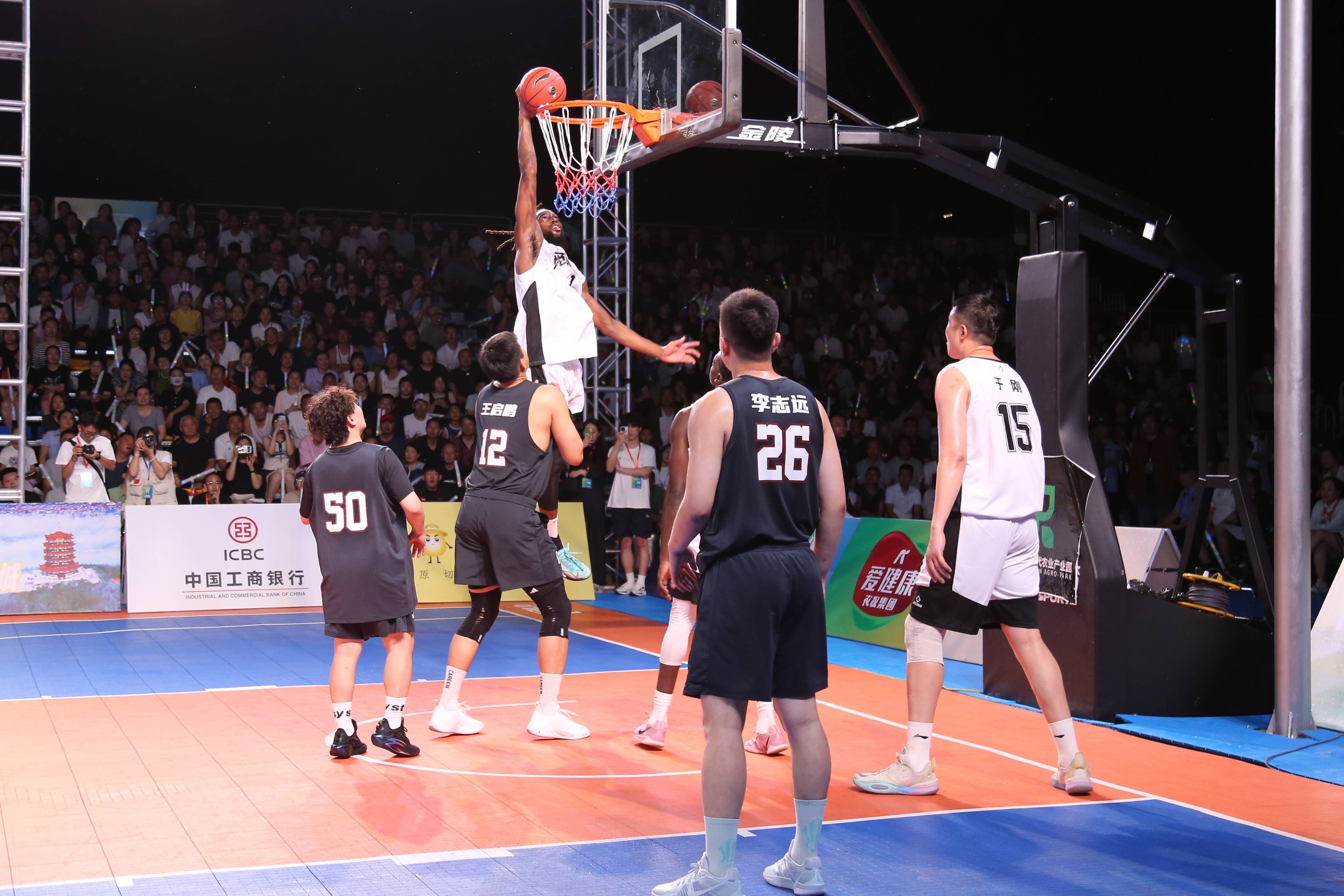 包含意大利篮球赛事精彩纷呈，球队实力愈发突出的词条