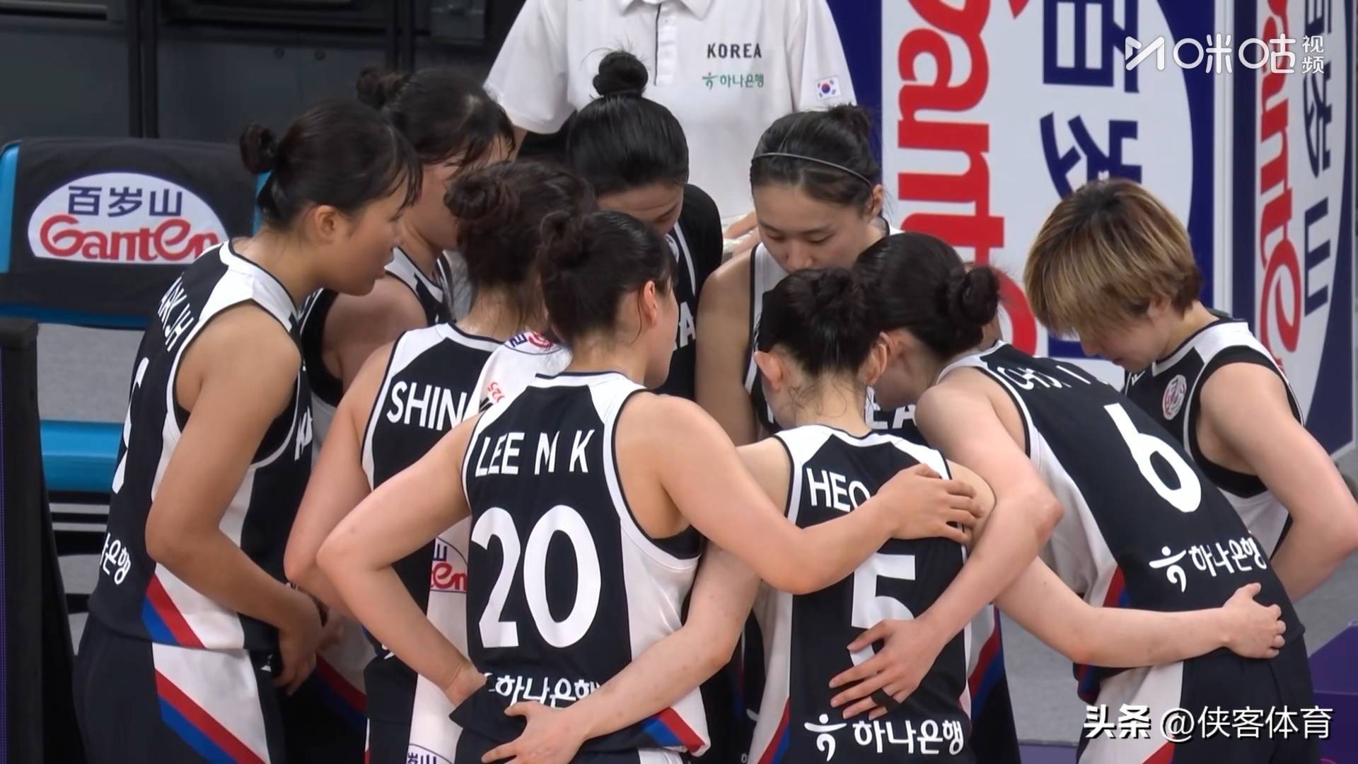 澳大利亚击败英国赢得女子篮球比赛