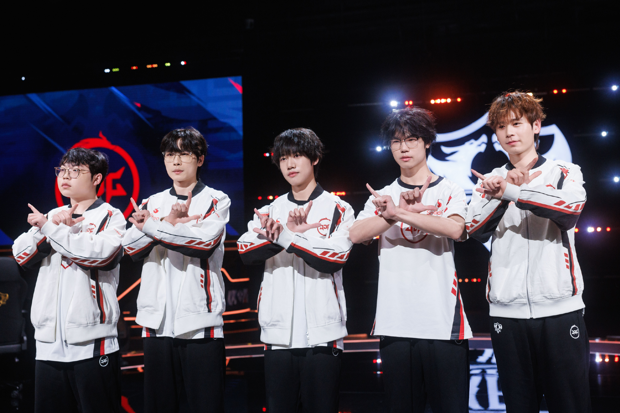 开云体育在线-DFM绝杀JDG，Chovy成为全场焦点入围赛2:1（柏林）