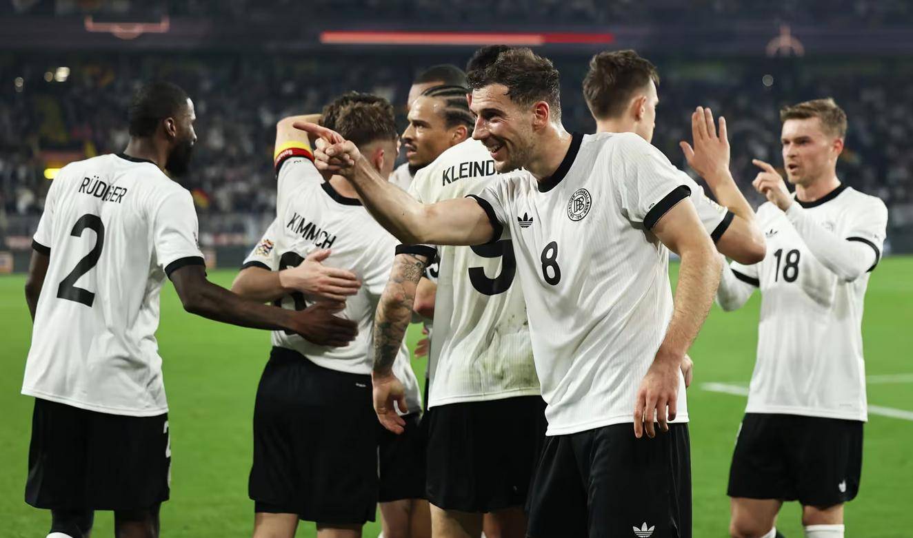 欧预赛16强角逐，德国队锋芒毕露