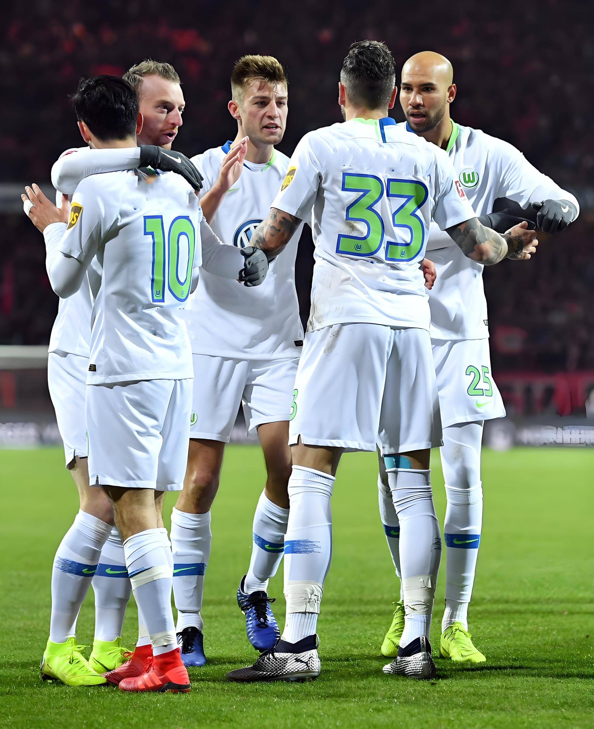 关于莱比锡红牛主场惨败,后防线失常的信息 关于莱比锡红牛主场惨败,后防线失常的信息