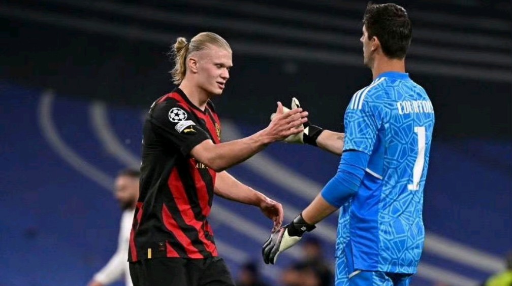 新赛季揭幕战紧张激烈，双方互有胜负