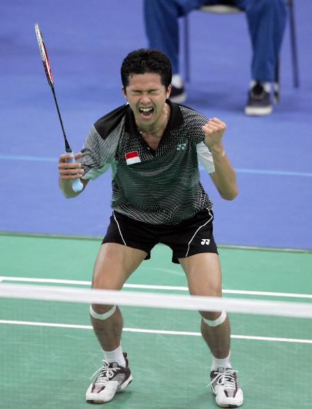 英格兰羽毛球队险胜中国羽毛球队,陶菲克统治全场的简单介绍 英格兰羽毛球队险胜中国羽毛球队,陶菲克统治全场的简单介绍