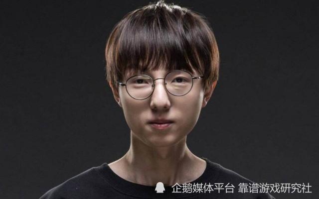 开云平台-GEN翻盘BLG，Uzi关键团战开团秒人焦点之战全球总决赛，让粉丝疯狂欢呼的简单介绍