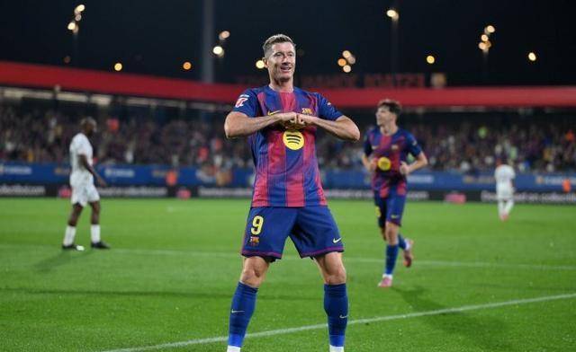 关于哥伦比亚险胜利物浦，莱万送出助攻的信息